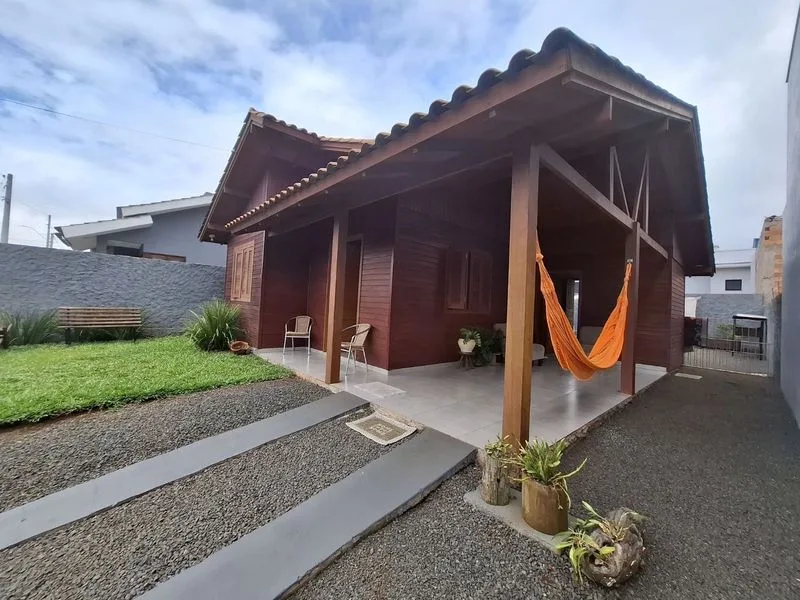 Casa em Figueira com 2 quartos e piscina — foto 1
